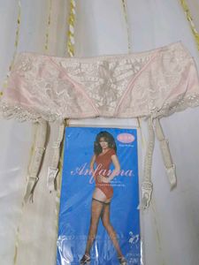 (1042)Vintage Lace Garter Belt