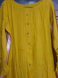 Emboides Kurta With Beads On Sleeves