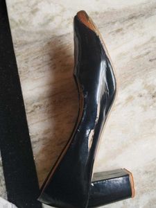 Black Patent Leather Pointed Heels