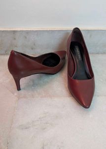 Chic Burgundy Charles &amp; Keith Pumps