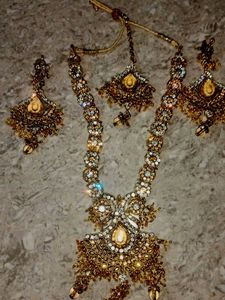Elegant Gold-Tone Jewelry Set