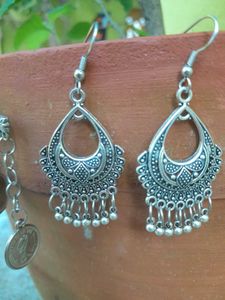 Hand made junk jewelery