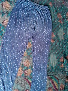 Blue Printed Leggings and Light Pink T-shirt