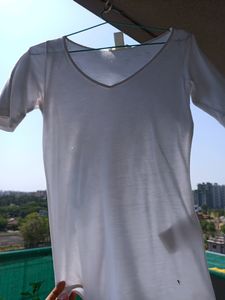H&amp;M V Neck White Top - Size S