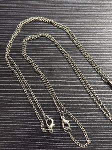 Couple Chains With Pendants