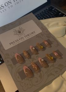 Press On  Nails