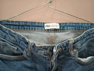 LOW RISE - BOOTCUT LEG  JEANS