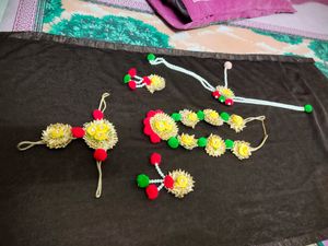 gota pati flower set,( neklace,2 ear rings,1 hatphool,1 sheshful)