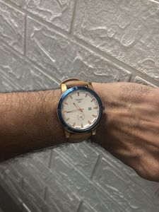 BRAND NEW WRIST WATCH.