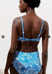 Cute Blue &amp; White Cropped Bikini Top
