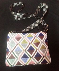 NEW NO USED SLING BAG FOR GIRLS AND KID&#39;S.