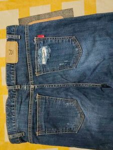 Distressed Cropped Jeans