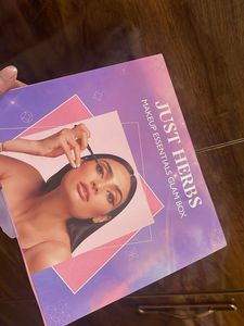 Just Herbs Makeup Kit