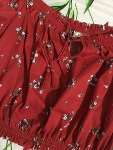 H&amp;M Red Floral Off-Shoulder Crop Top