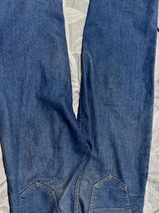 Classic Straight Fit Jeans – Waist Size 28