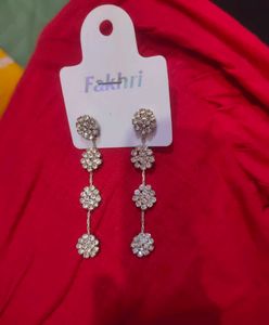 2 Pair Earrings
