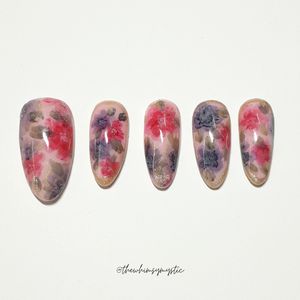Water Flowers Nail Set