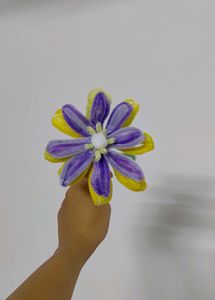 TANGLED FUZZY WIRE FLOWER