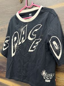 Levi&#39;s Spaced Out Tee