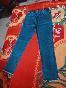 Sanabel Women Jogger Fit Mid Rise Blue Jeans .