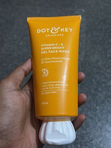 Dot & Key Vitamin C Face Wash