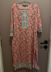 Akruti Peach Floral Print Kurti
