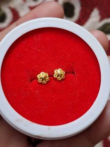 Beautiful New Flower Desine Studs