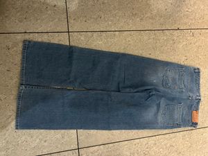 Levi&#39;s Ripped Jeans