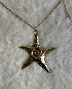 Gold Star Pendant Necklace ⭐