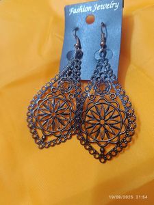 New Fashionable Dangle Earrings