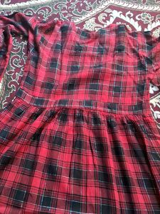 Cute Red Checkerd Round Top