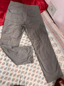 Y2k Gray Cargo Pants!