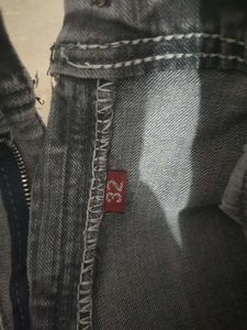 baggy jeans