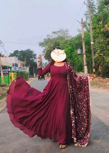 Elegant purple fleyar Ethnic Gown