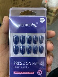 Delofil Glitter French Nail Set - 24 Pcs