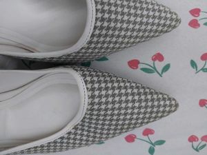 LIMITED TIME OFFER CARLTON LONDON MULES