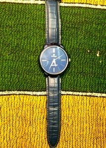 working condition   new tittan watch simple