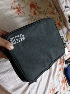Travel gadget organizer. fully compact and best bu