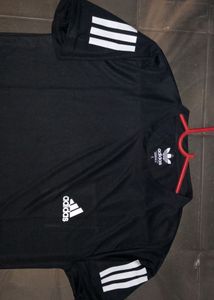 Adidas T-shirt