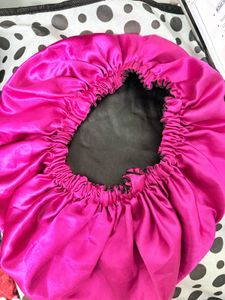 satin bonnet Made of shiny satinfabric