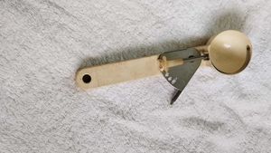 Ice cream Scoop Spoon &amp; Lime Squeezer