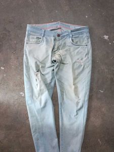 I am offering a very well made perfect jeans ver