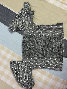 MADAME OFF SHOULDER TOP