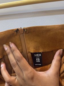 Light Brown pleated short skirt