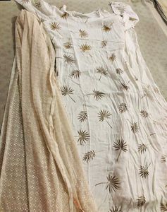 White Shrara Suit🌺