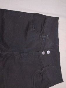 Black High-Waisted Skinny Jeans