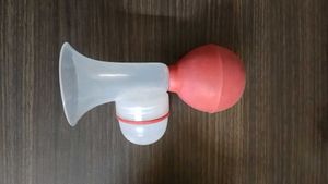 MANUAL BREAST PUMP