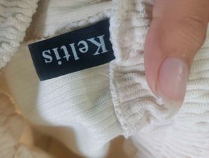 Beige Trousers For Winter Outing