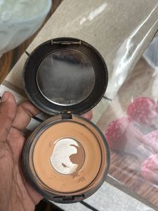Used Mac Studio Fix Compact Shade 44.5 (dark)