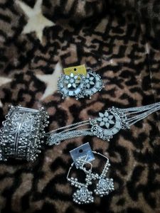 Silver Tone Jewelry Set